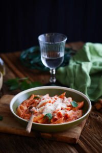 Penne_vodka_recette_italienne_pates_tomates_creme.jpg