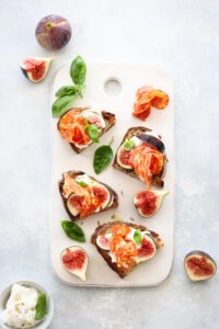 Tartine_burrata_saucisson_figues_recette_facile_sans_cuisson.jpg